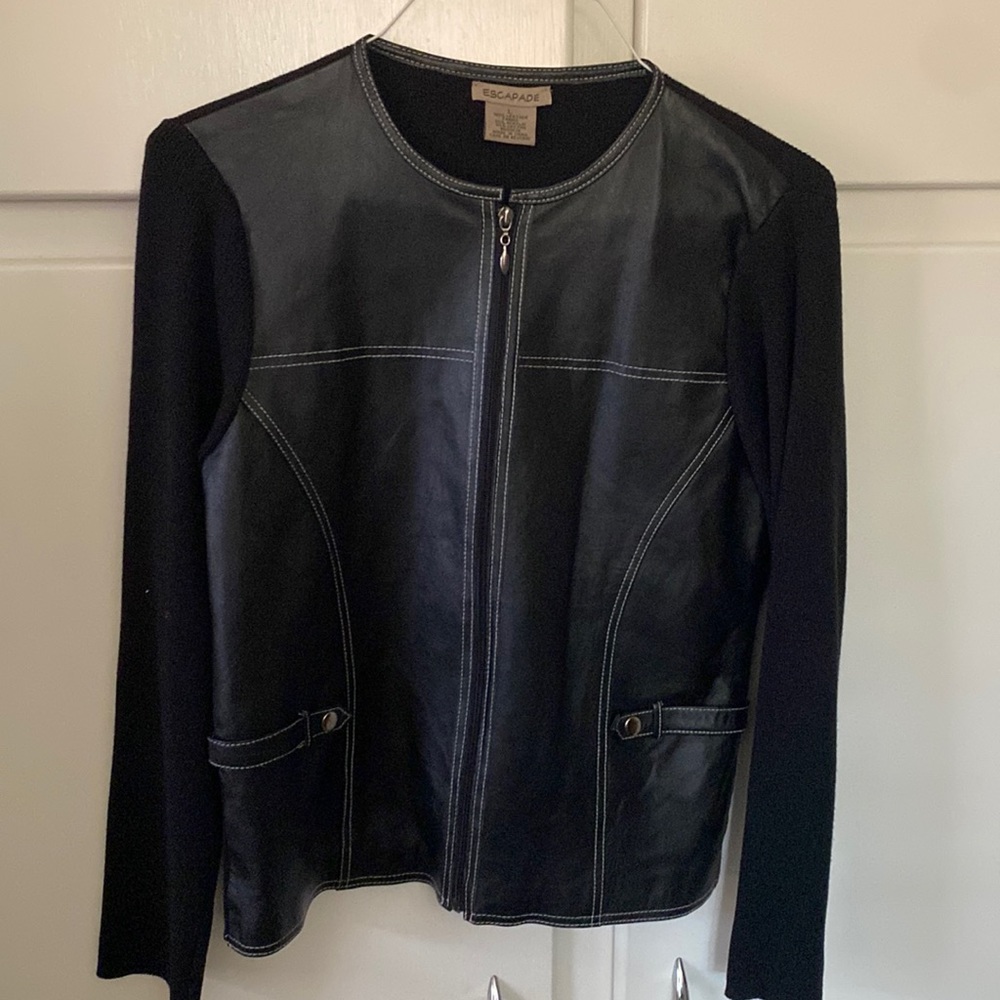 WOMENS BLACK ZIP UP SWEATER 100%LEATHER BODY WITH SWEATER SLEEVES